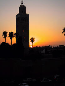 Minareten i Marrakech i solnedgang