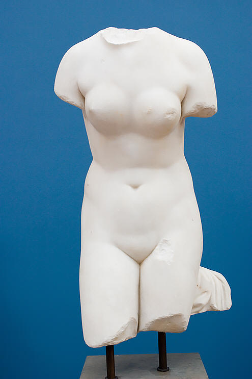 Typisk kvindeskulptur